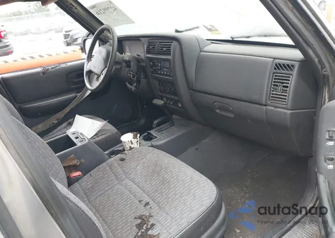 2001 Jeep Cherokee Sport z USA, uszkodzony, nr VIN 1J4FF48S01L590555